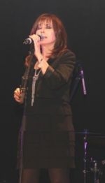 חוגגים חנוכה עם ירדנה ארזי
