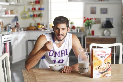 עומרי כספי האריך את חוזהו כפרזנטור למותג תלמה