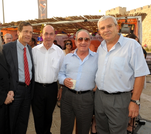 השקת יריד העמותות "יוצרים מהלב למען הקהילה" של מזרחי-טפחות
