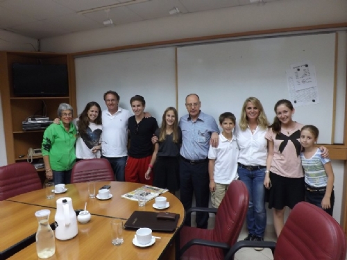ילדה מארה"ב תרמה את מתנות בת המצוה לביה"ח נהריה