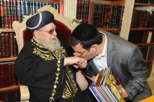 הספר 'מרן פאר הדור' רב מכר חדש מאת אבי בן ישראל