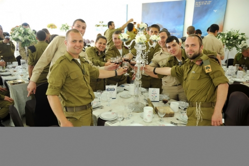 "ביחד בסדר" בפעם ה- 13: ליל הסדר הגדול בצה"ל