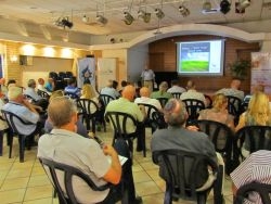תעשיינים מעסיקים עם היד על הדופק