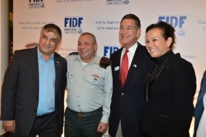 מצדיעים לצה"ל