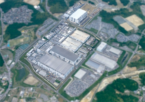 טושיבה וסאנדיסק חונכות מפעל חדש ביפן