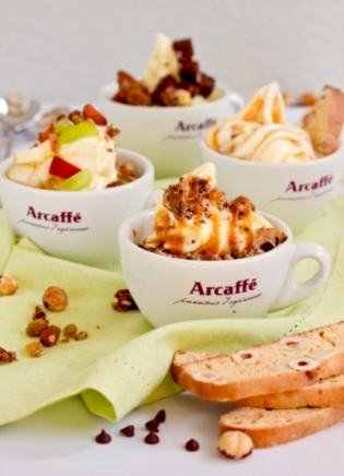 גלידת וניל איטלקית עם תוספות מרעננות ברשת Arcaffe"